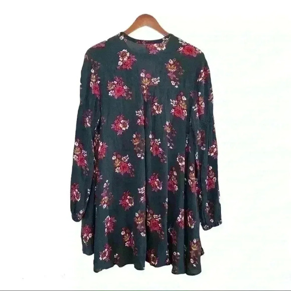 🌈 6/$60, Free People Swing Top, Dark Teal, Flowers, Pockets, Medium - Picture 2 of 6